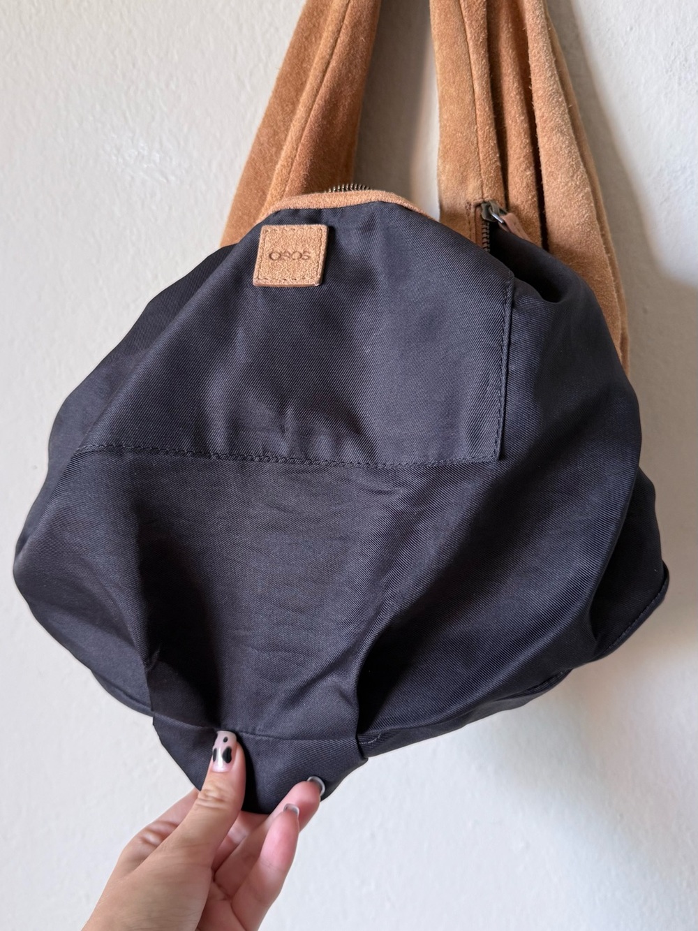 ASOS DESIGN Suede Slouchy Scoop Tote Bag in Tan- Brown - Picture 12 of 12